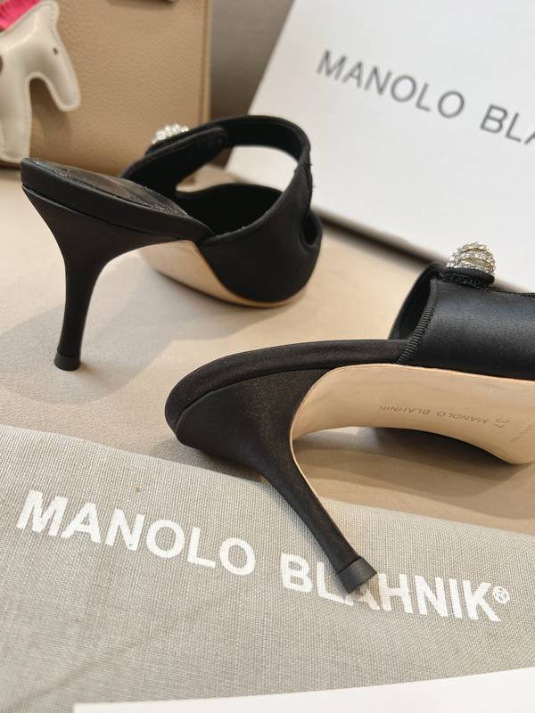 Manolo Blahnik Shoes MBS00058